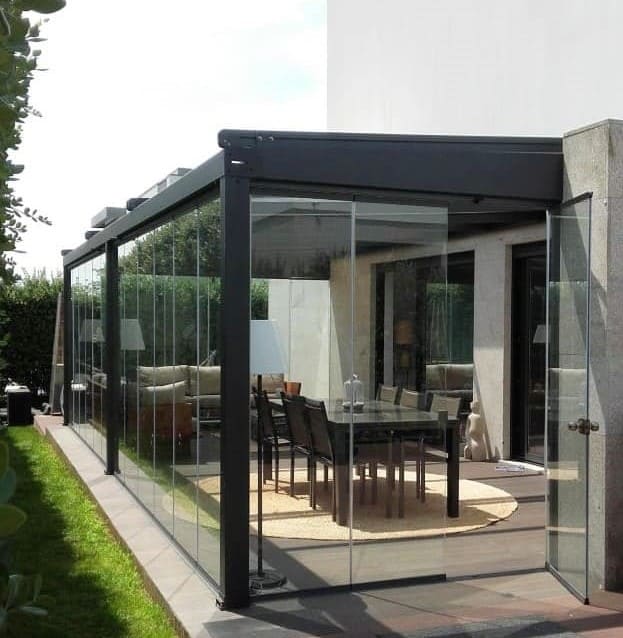 prolongamento espaço coberto exterior em vidro